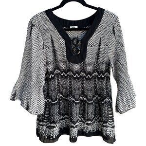 Nicola Petites Black White Snake Print Flared Sleeves V-Neckline Tunic Blouse PX